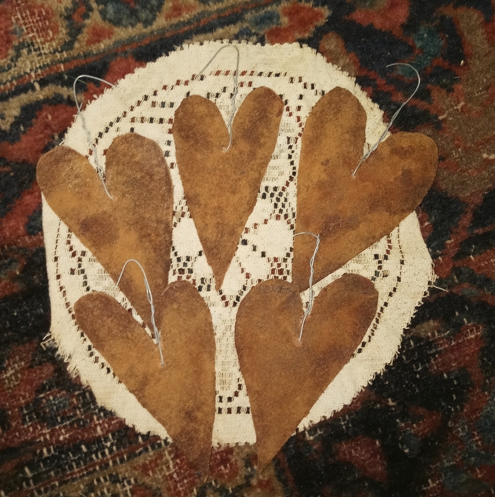 Primitive Valentine's Heart ornies